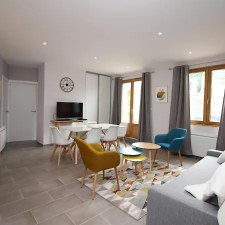 Beau T3 Avec Terrasse, Parking Et Wifi A 300m Des Thermes Du Mont-dore - Fr-1-608-79 Apartment