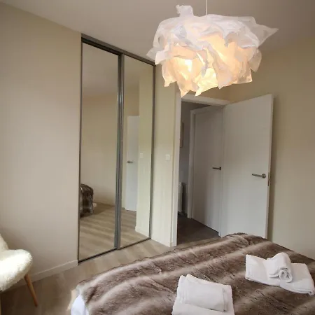 Beau T3 Avec Terrasse, Parking Et Wifi A 300m Des Thermes Du Mont-dore - Fr-1-608-79 Apartment Le Mont-Dore